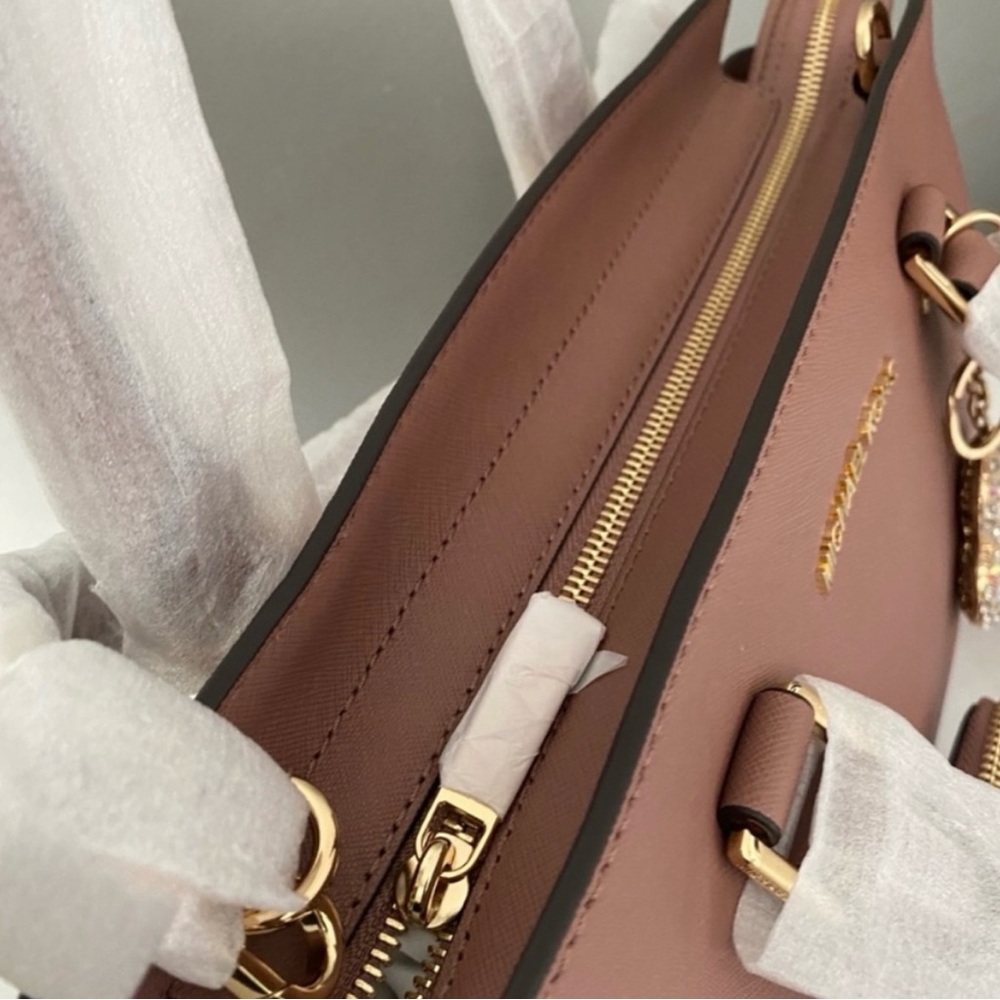 Michael Kors Selma Satchel and Matching Wallet - Picture 4 of 9